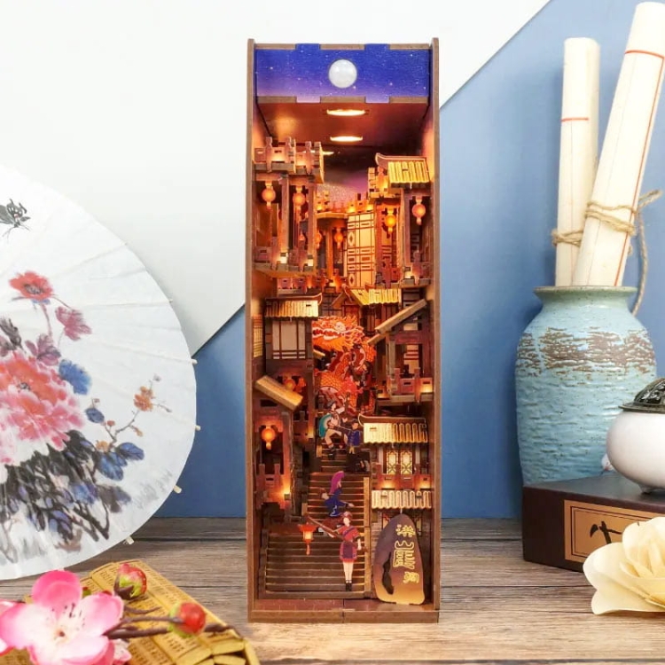 Miniaturowy domek Book Nook - Miasto Błękitnej Rzeki Jangcy