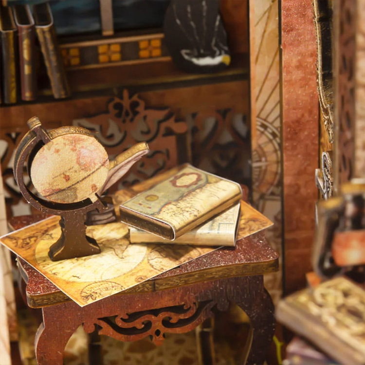 Miniaturowy domek Book Nook - Wyprawa Kolumba