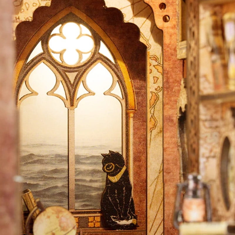 Miniaturowy domek Book Nook - Wyprawa Kolumba