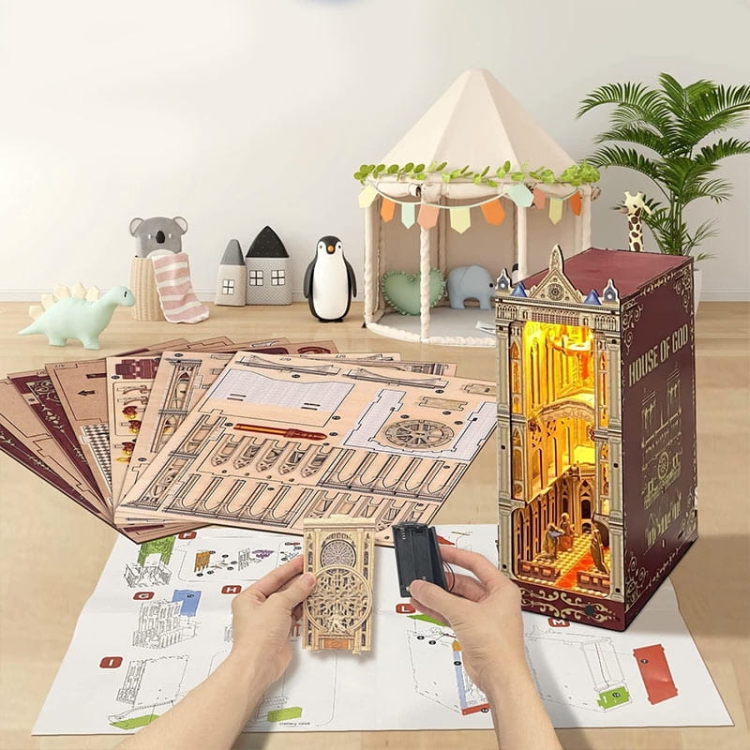 Miniaturowy domek Book Nook - Katedra Notre Dame