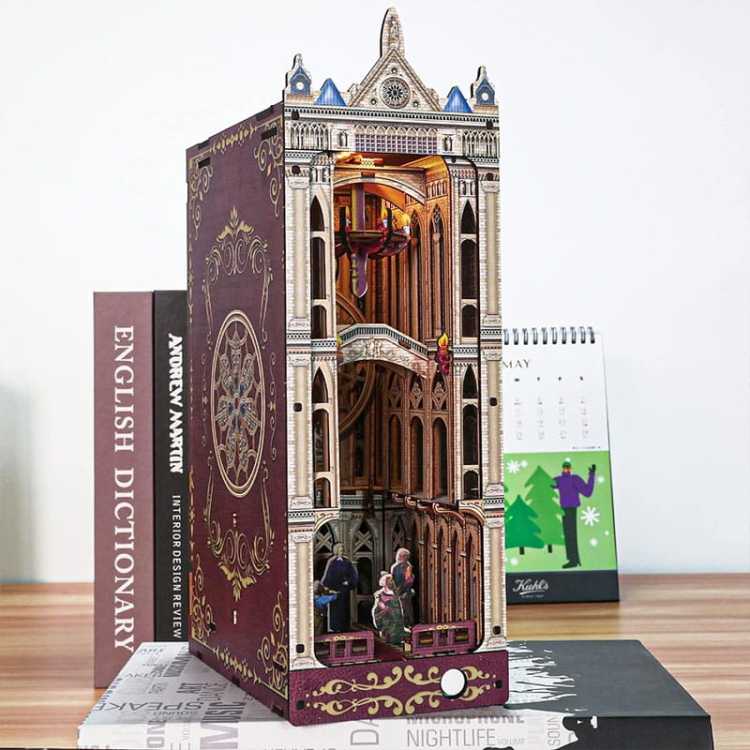 Miniaturowy domek Book Nook - Katedra Notre Dame
