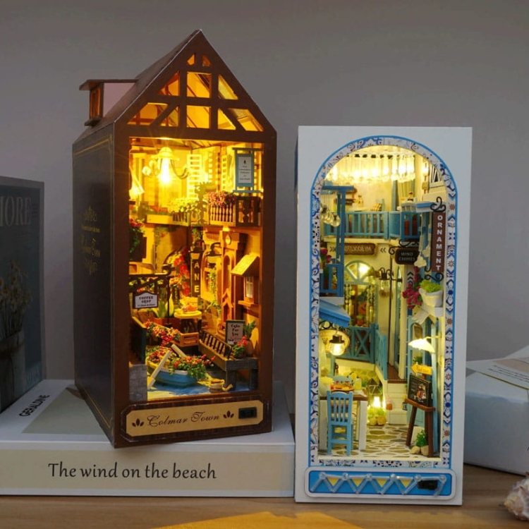 Miniaturowy domek Book Nook - Morska Bryza