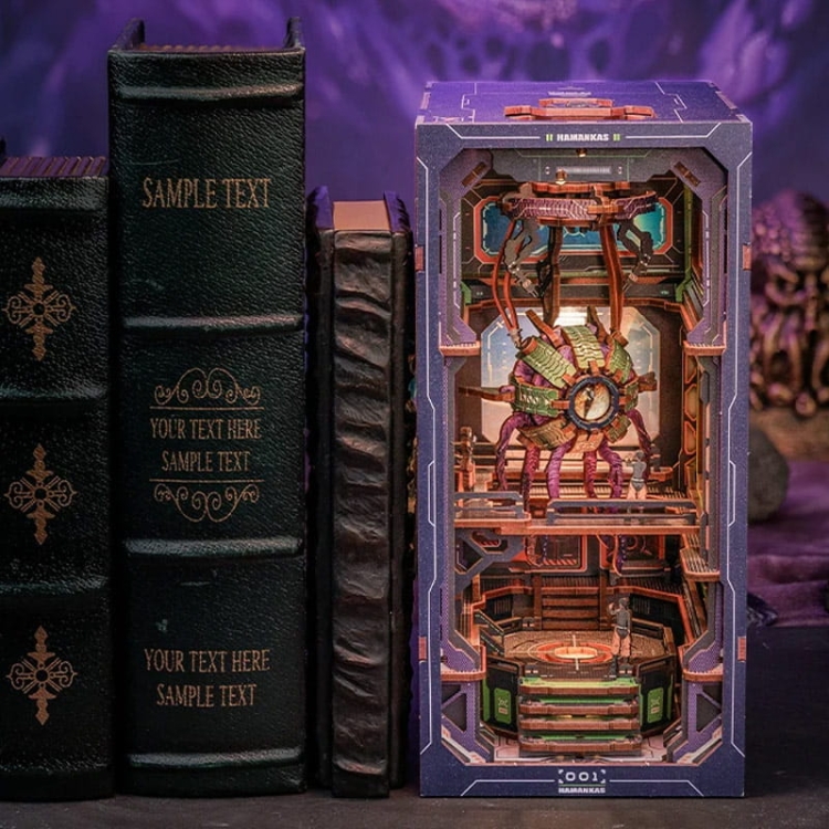 Miniaturowy domek Book Nook - Boskie oko