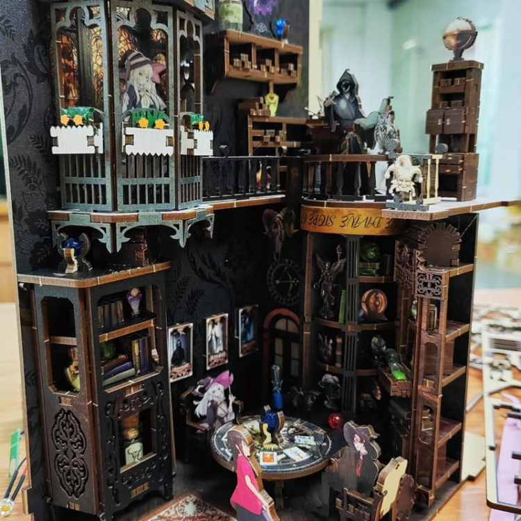 Miniaturowy domek Book Nook - Karty tarota