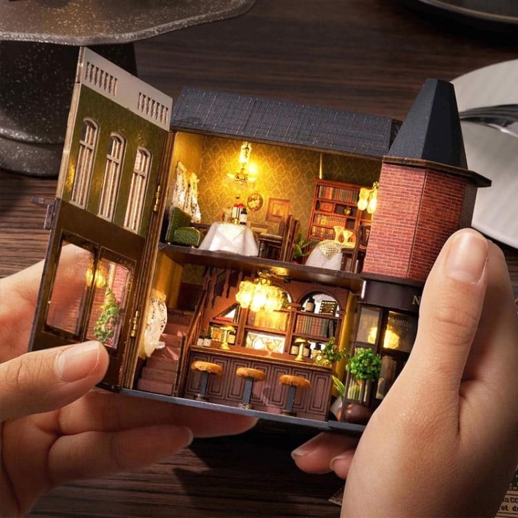 Miniaturowy domek - Klub dżentelmenów