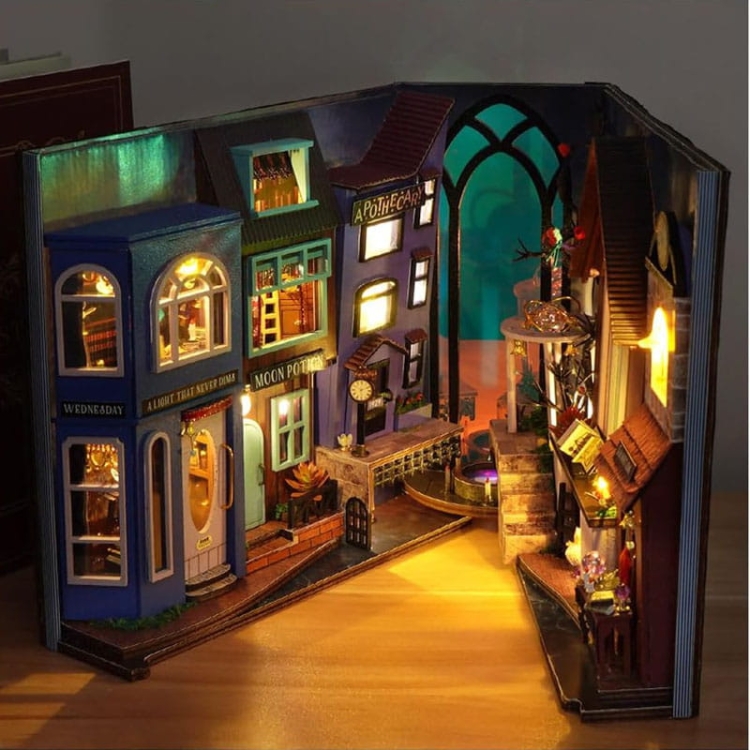 Miniaturowy domek Book Nook - Tajemna uliczka