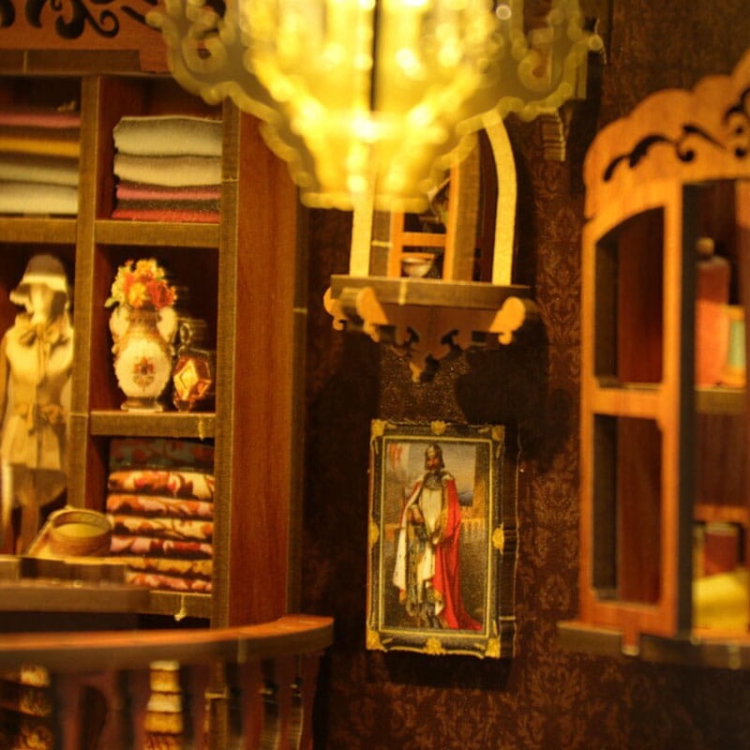 Miniaturowy domek Book Nook - Królewski krawiec