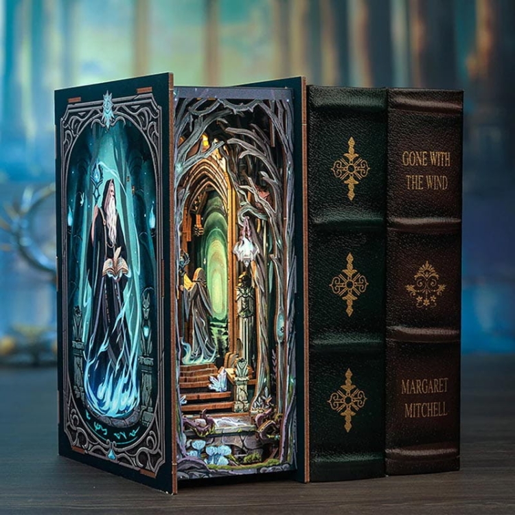 Miniaturowy domek Book Nook - Wrota magii
