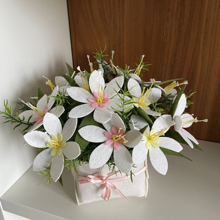 Kwiaty w koszyku DIY - Orchidee białe