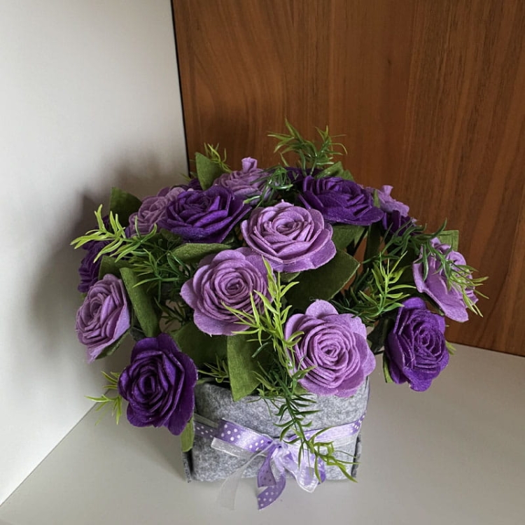Kwiaty w koszyku DIY - Róże fioletowe