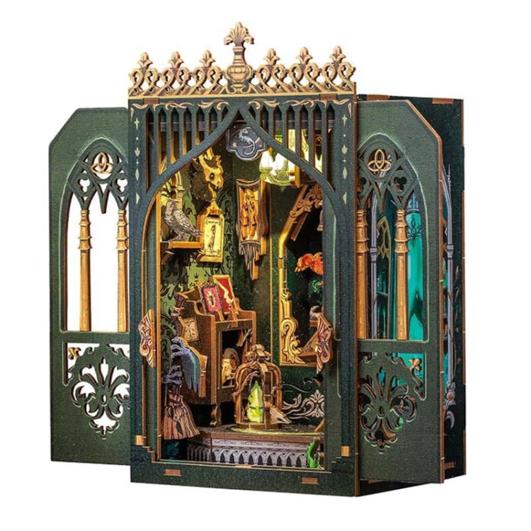 Miniaturowy domek mini Book Nook - Niezwykłe Herbarium* - CuteBee