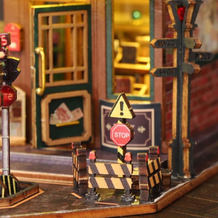 Miniaturowy domek - Księgi magnetycznego zmierzchu