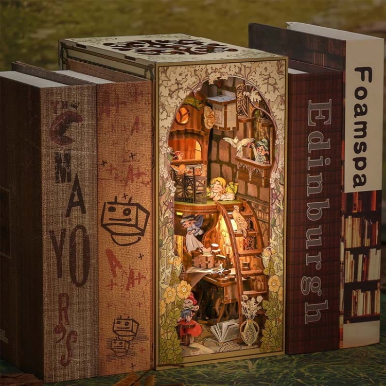 Miniaturowy domek Book Nook - Siódme niebo
