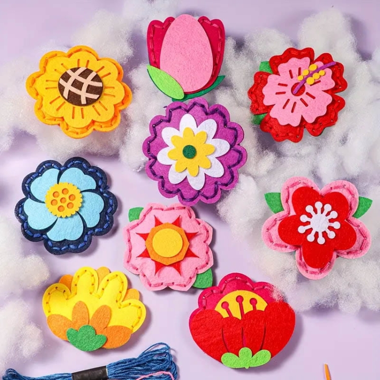 Kwiaty - filcowy zestaw do szycia DIY zawieszki - 9 elementów