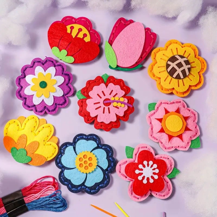 Kwiaty - filcowy zestaw do szycia DIY zawieszki - 9 elementów