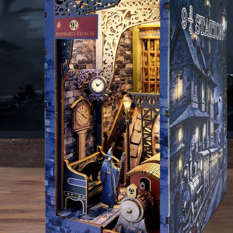Miniaturowy domek Book Nook - Hogwart Ekspress