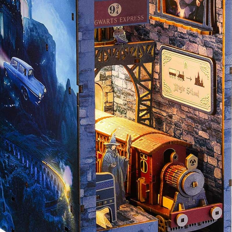 Miniaturowy domek Book Nook - Hogwart Ekspress