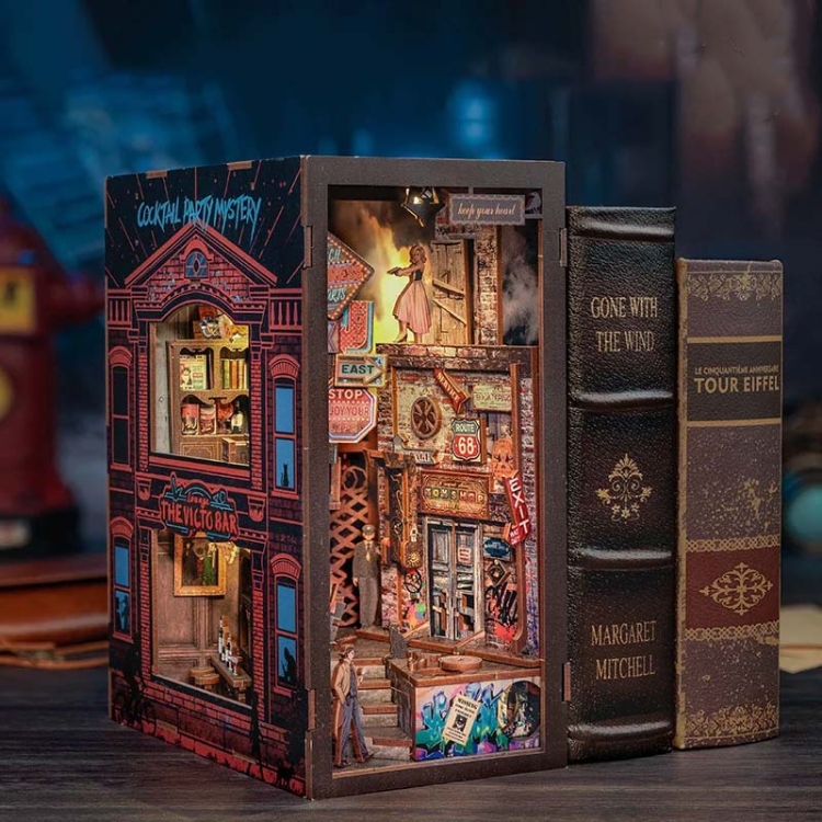Miniaturowy domek Book Nook - Detektyw Marlow