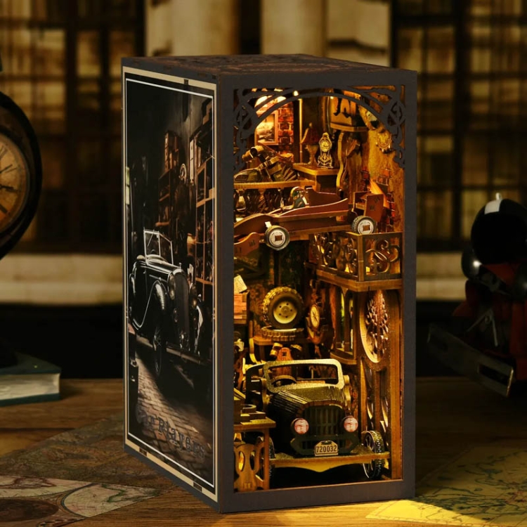 Miniaturowy domek Book Nook - Vintage Car