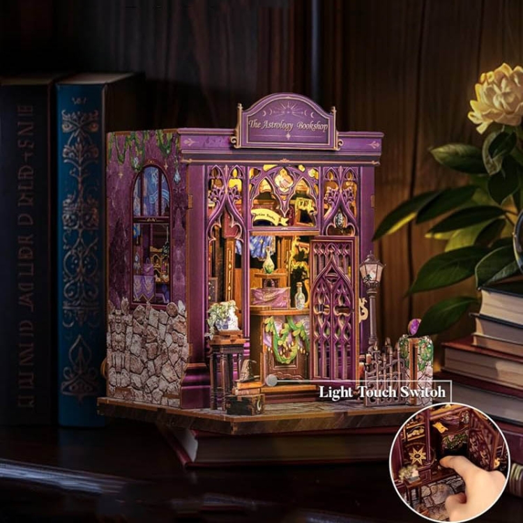 Miniaturowy domek mini Book Nook - Astrologia szczęścia* - CuteBee