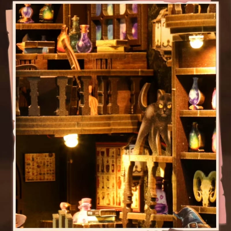 Miniaturowy domek Book Nook - Mistrz alchemii