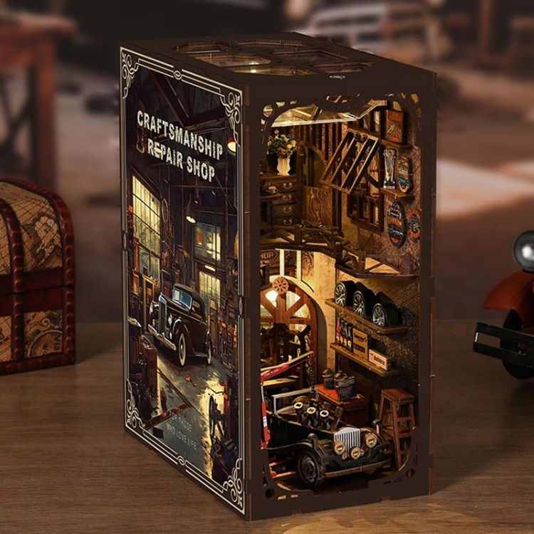Miniaturowy domek Book Nook - Oldtimer