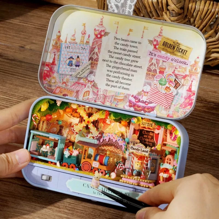 Miniaturowy domek - Wesołe miasteczko