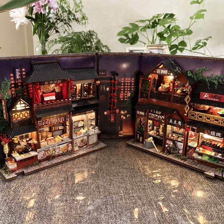 Miniaturowy domek Book Nook - Uliczka Księżycowego Blasku