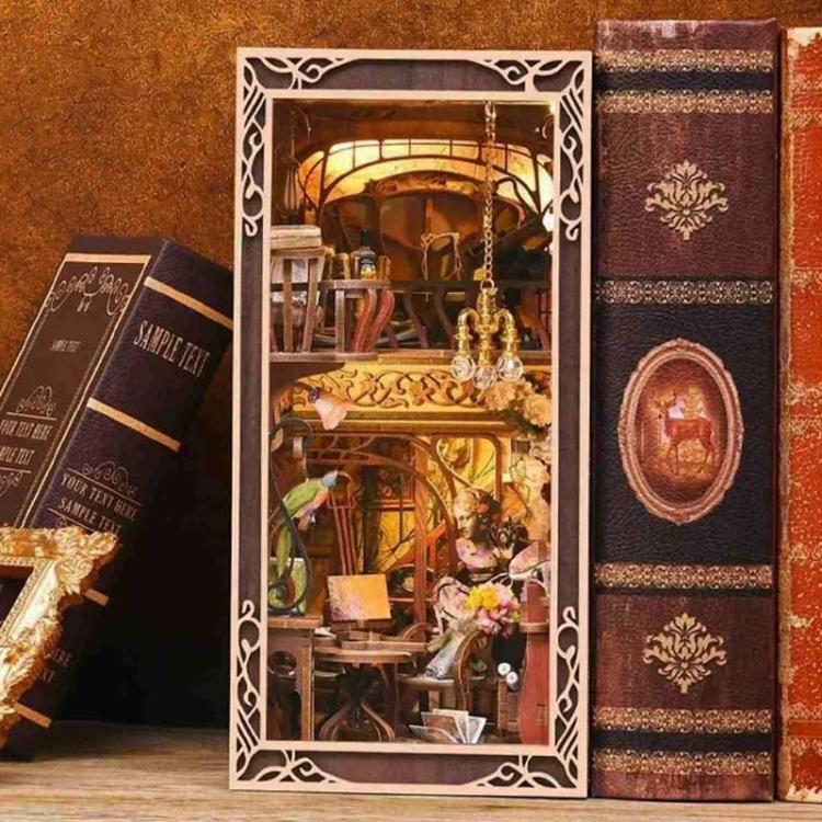 Miniaturowy domek Book Nook - Art Nouveau