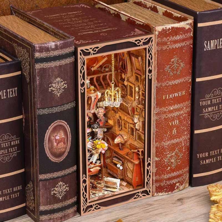 Miniaturowy domek Book Nook - Art Nouveau