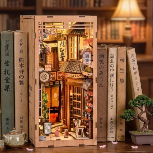 Miniaturowy domek Book Nook - Zakątek Maneki Neko