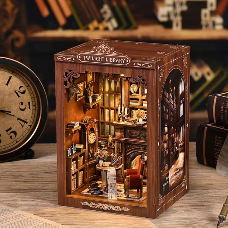 Miniaturowy domek Book Nook - Książka przy kominku