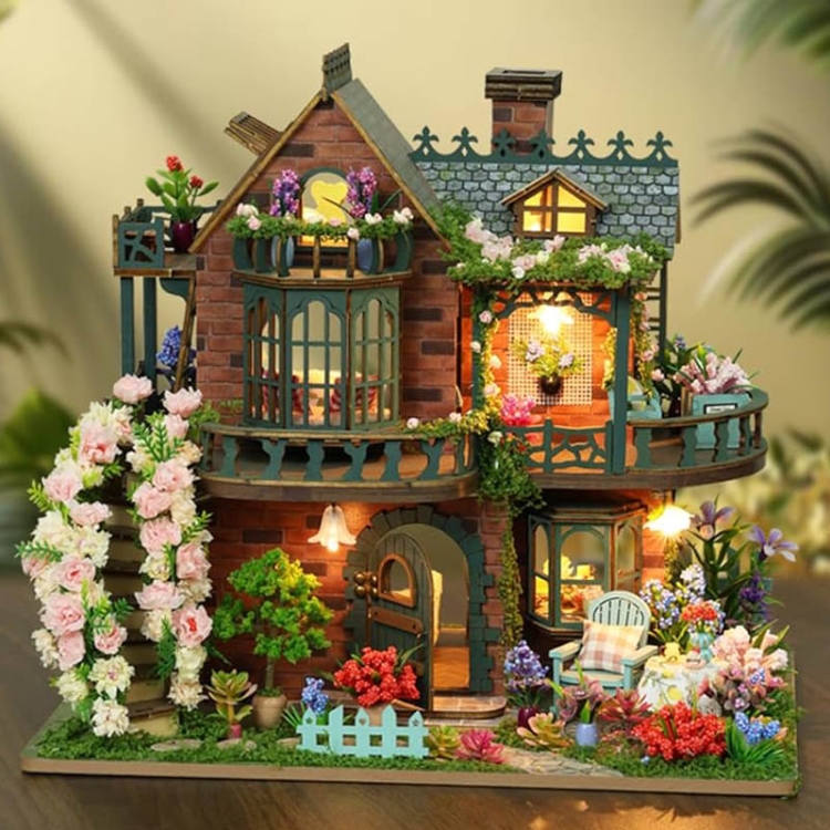 Miniaturowy domek - Domek pod różaną girlandą