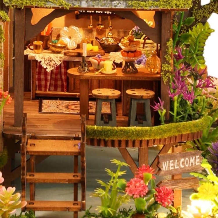 Miniaturowy domek - Willa w Paprociach