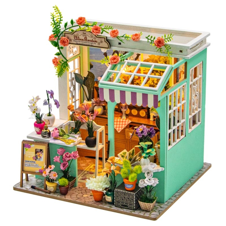 Miniaturowy domek - Na górze róże