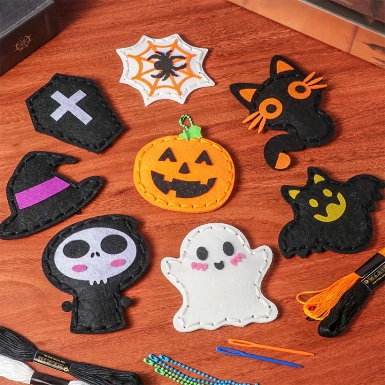HALLOWEEN - filcowy zestaw do szycia DIY zawieszki - 8 elementów