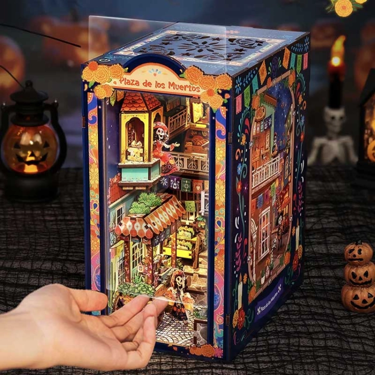 Miniaturowy domek Book Nook - Fiesta po lampionami