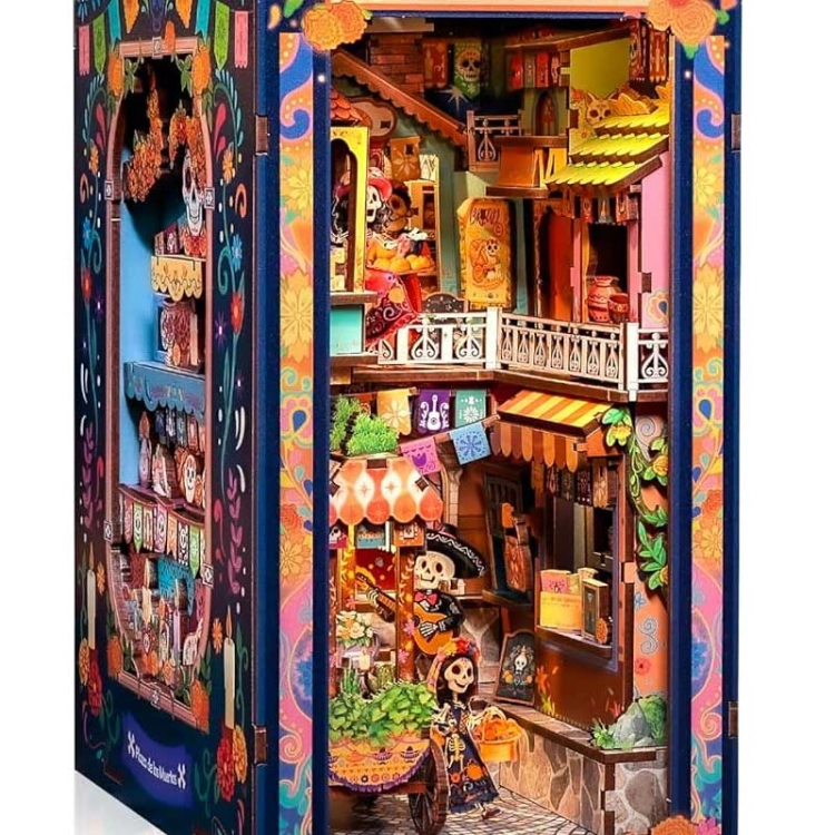 Miniaturowy domek Book Nook - Fiesta po lampionami