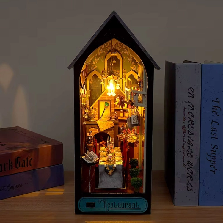 Miniaturowy domek Book Nook - Wielka sala