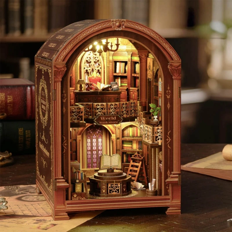 Miniaturowy domek Book Nook - Leśna księgarnia