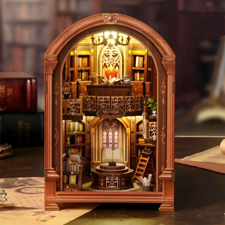 Miniaturowy domek Book Nook - Leśna księgarnia