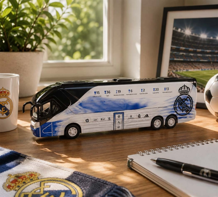 Autobus piłkarski Real Madryt FC - model klubowy