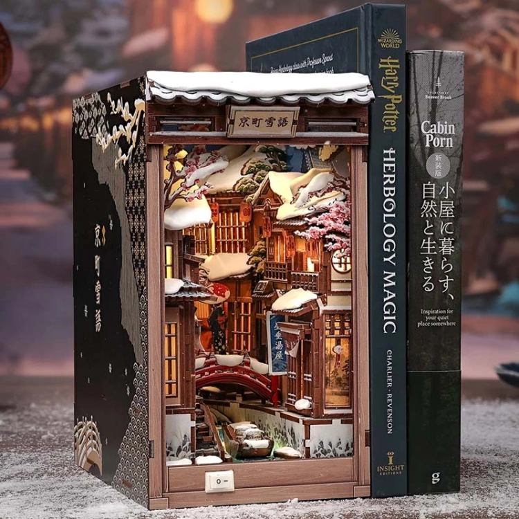 Miniaturowy domek book nook - Zimowa Japonia
