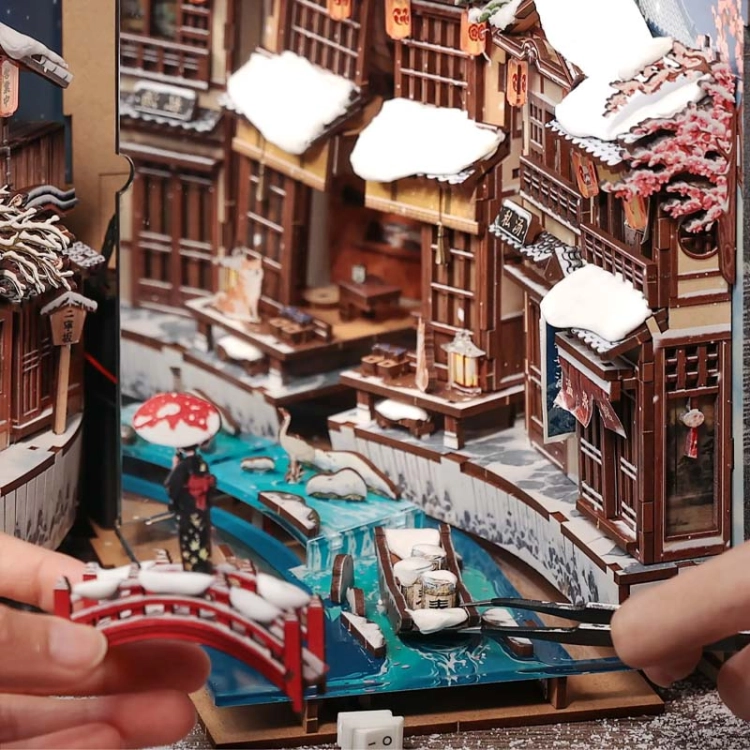 Miniaturowy domek book nook - Zimowa Japonia