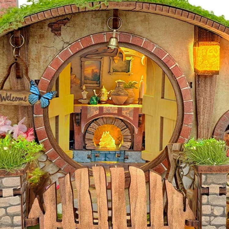 Miniaturowy domek Book Nook - Norka w Shire