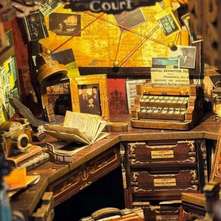 Miniaturowy domek Book Nook - Tajemnice dzwonów