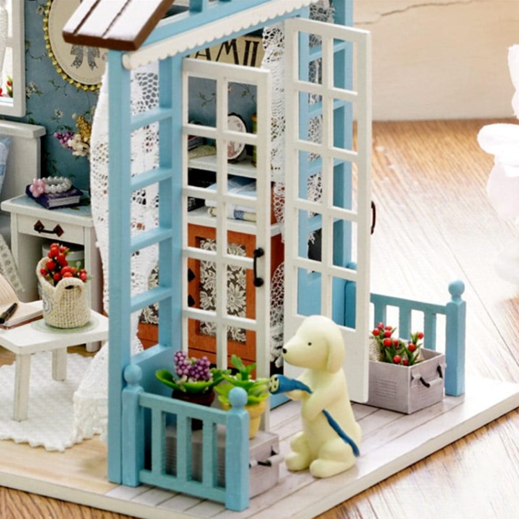 Miniaturowy domek - Leśniczówka w Bieszczadach*