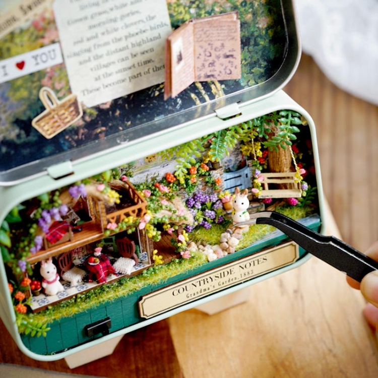 Miniaturowy domek - Sielski zakątek
