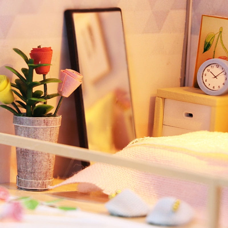 Miniaturowy domek - Śniadanie pod pergolą