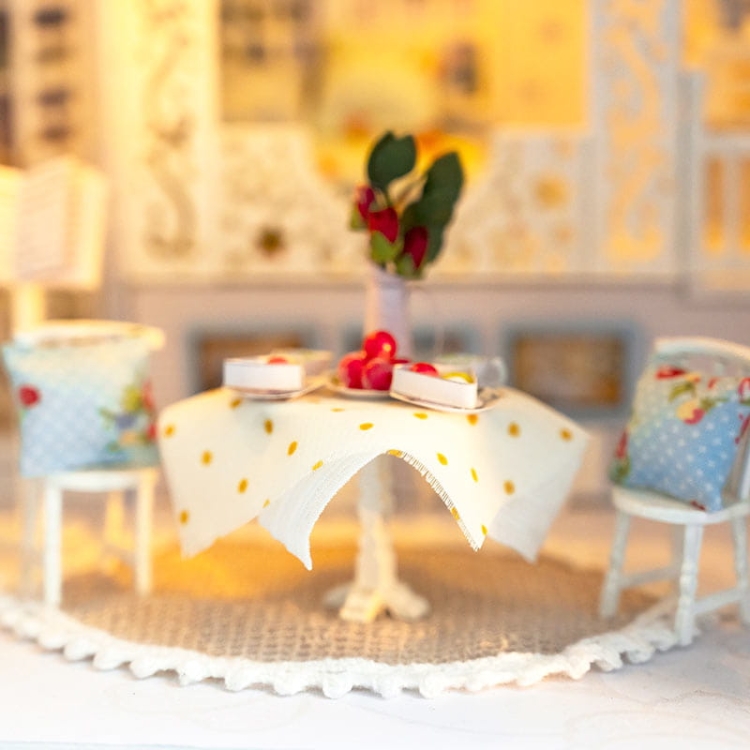 Miniaturowy domek - Wspomnienie dzieciństwa